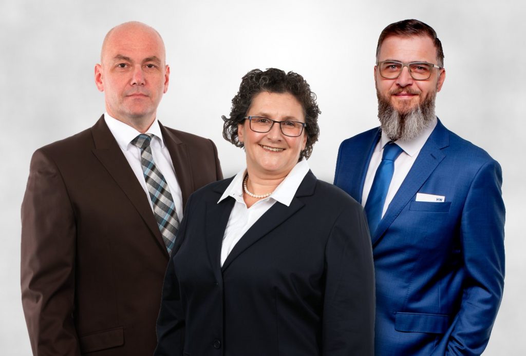 Auf dem Bild sind die 3 Anwälte Herr Michael Stern, Frau Antje-Christina Gromann und Herr Helge Würker der Rechtsanwälte Stern Hübner Dries Würker Partnergesellschaft zu sehen.